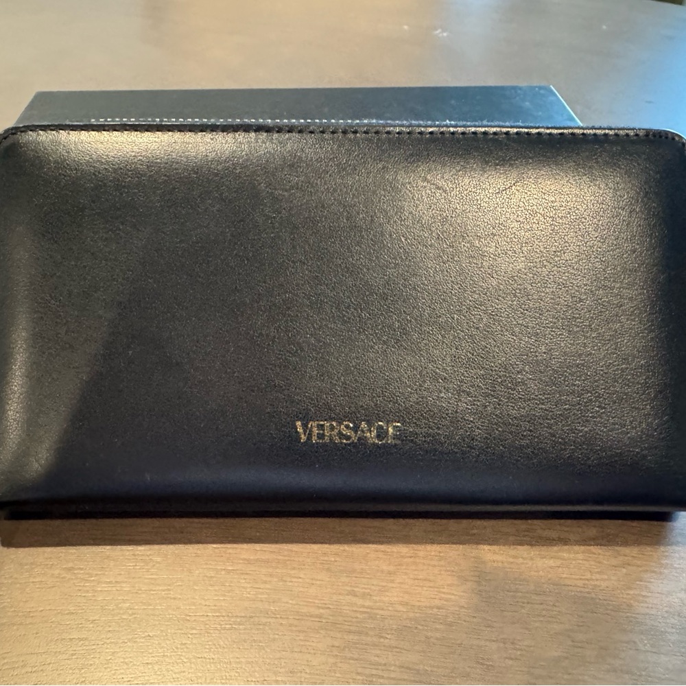 Versace Black Leather Wallet with Gold Medusa - Picture 4 of 6